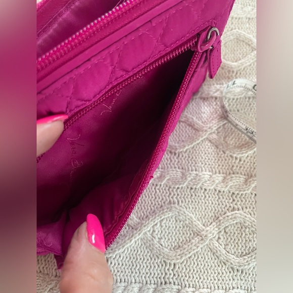 Vera Bradley Turn Key Wallet Credit Cards Zipper Space Like New! - Picture 6 of 12